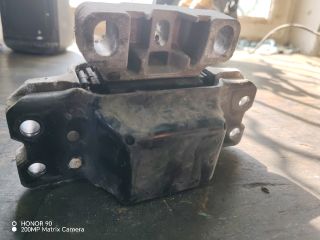 bontott VW GOLF PLUS Motor Tartó Bak (Fém)