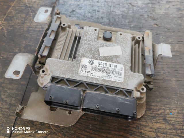 bontott VW GOLF PLUS Motorvezérlő