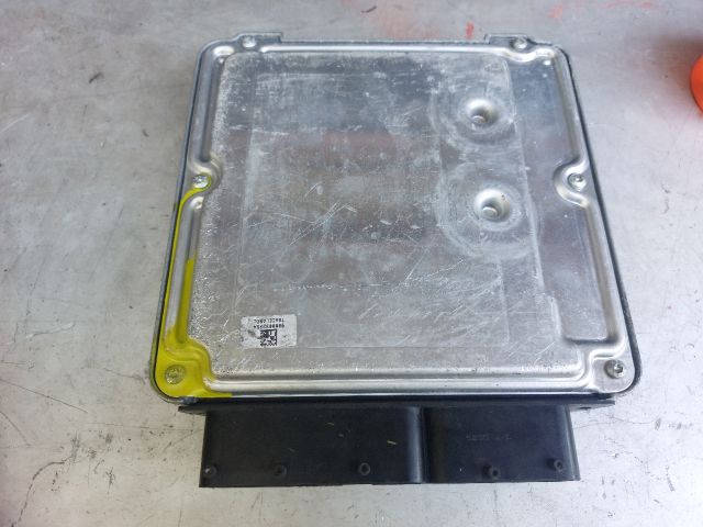 bontott VW GOLF PLUS Motorvezérlő