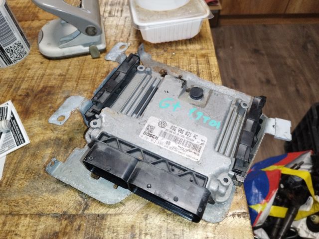 bontott VW GOLF PLUS Motorvezérlő