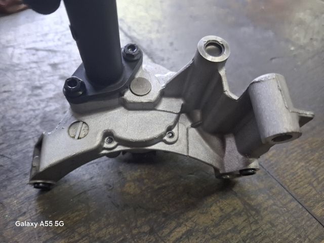 bontott VW GOLF PLUS Olajszivattyú