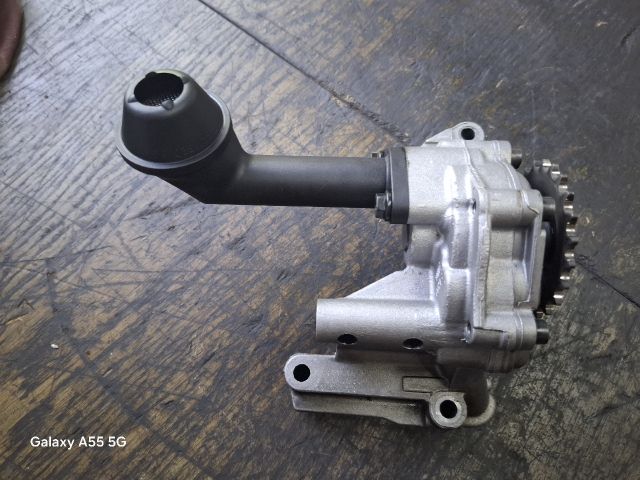 bontott VW GOLF PLUS Olajszivattyú