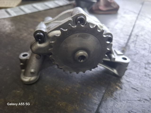 bontott VW GOLF PLUS Olajszivattyú