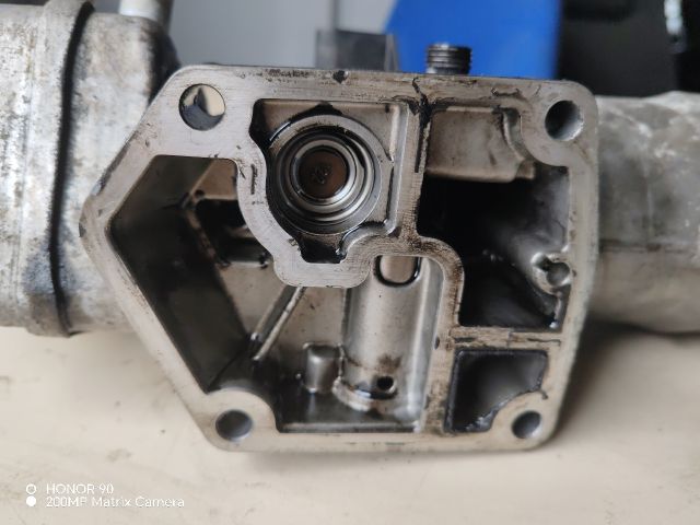 bontott VW GOLF PLUS Olajszűrő Ház