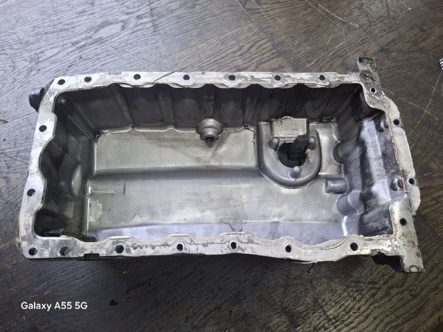 bontott VW GOLF PLUS Olajteknő