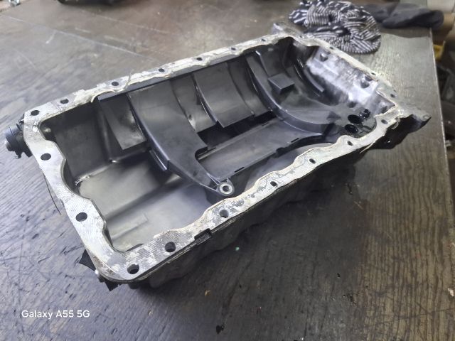 bontott VW GOLF PLUS Olajteknő