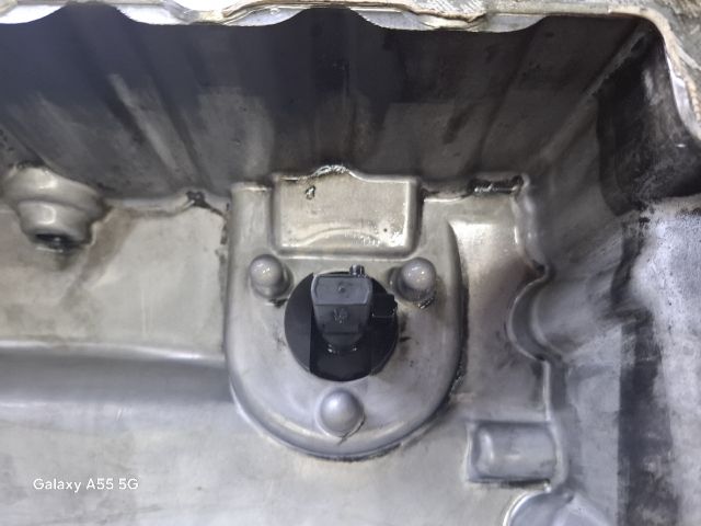 bontott VW GOLF PLUS Olajteknő