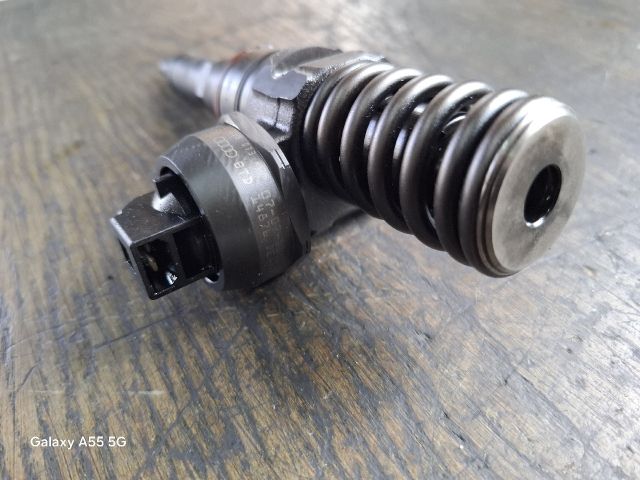 bontott VW GOLF PLUS Porlasztó (1 db)