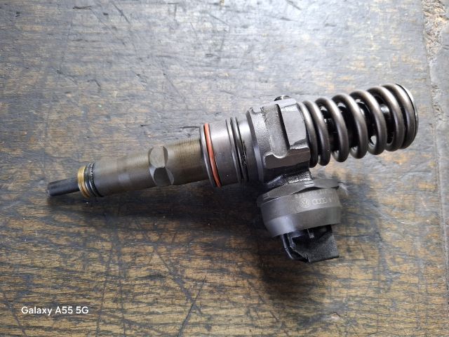 bontott VW GOLF PLUS Porlasztó (1 db)