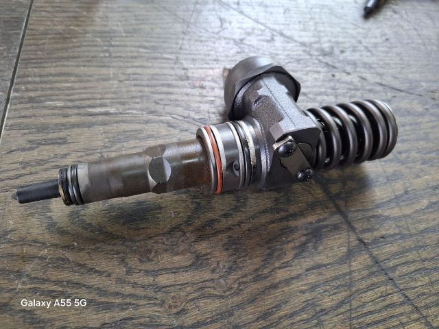 bontott VW GOLF PLUS Porlasztó (1 db)