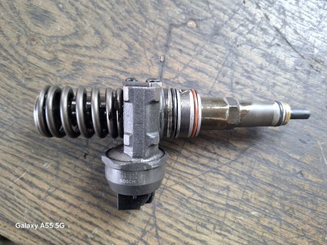 bontott VW GOLF PLUS Porlasztó (1 db)