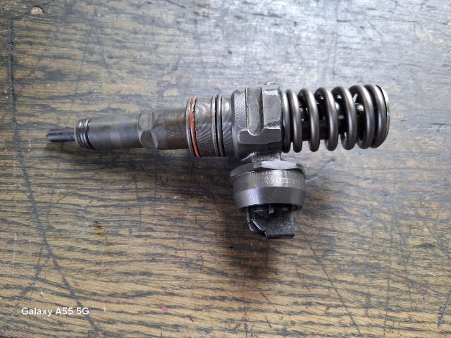 bontott VW GOLF PLUS Porlasztó (1 db)