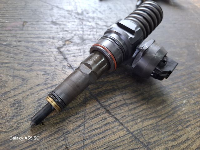 bontott VW GOLF PLUS Porlasztó (1 db)