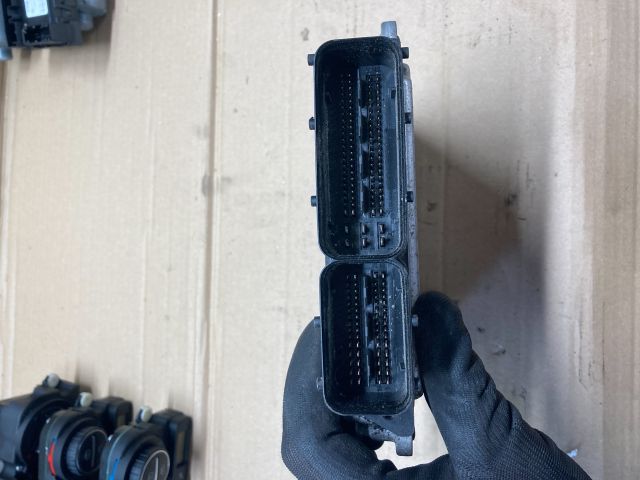 bontott VW GOLF PLUS Motorvezérlő