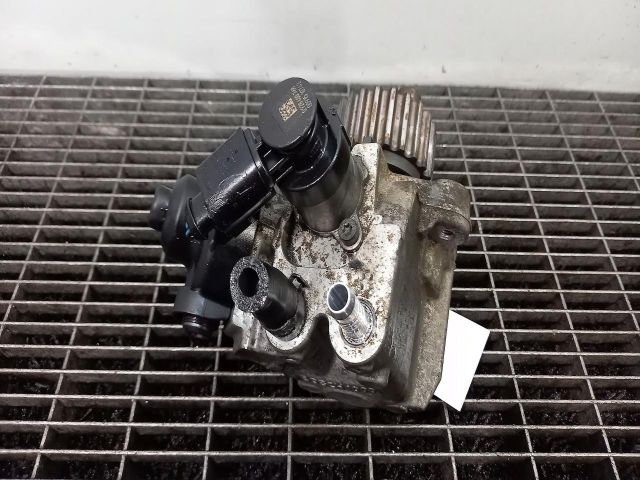 bontott VW GOLF PLUS Nagynyomású Szivattyú