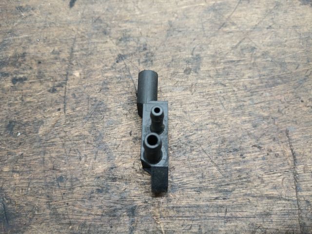 bontott VW GOLF PLUS Részecskeszűrő Nyomásérzékelő