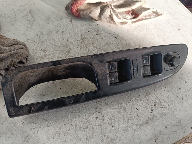 bontott VW GOLF PLUS Ablakemelő Kapcsoló Négyes / Kettes