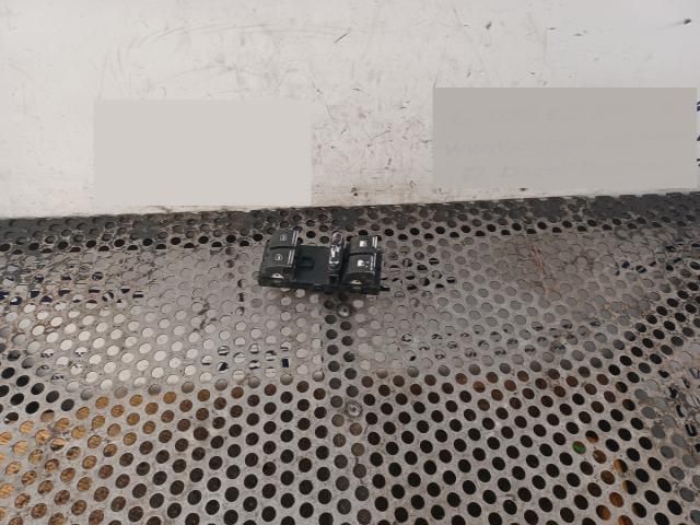 bontott VW GOLF PLUS Ablakemelő Kapcsoló Négyes / Kettes