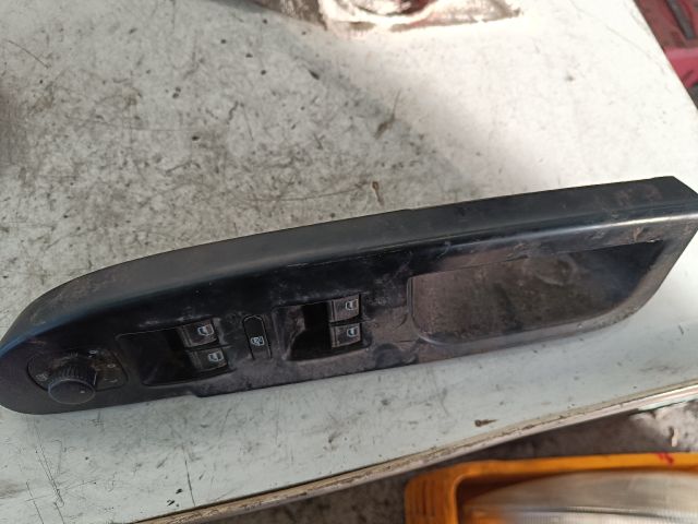 bontott VW GOLF PLUS Ablakemelő Kapcsoló Négyes / Kettes