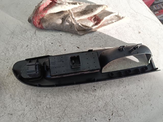 bontott VW GOLF PLUS Ablakemelő Kapcsoló Négyes / Kettes