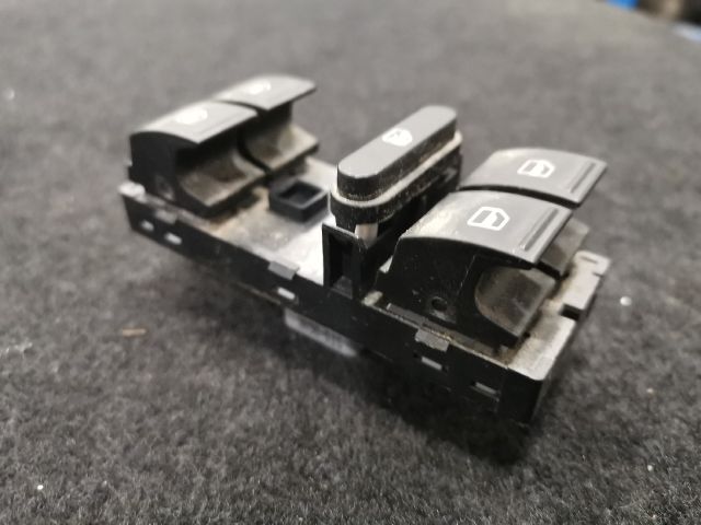 bontott VW GOLF PLUS Ablakemelő Kapcsoló Négyes / Kettes