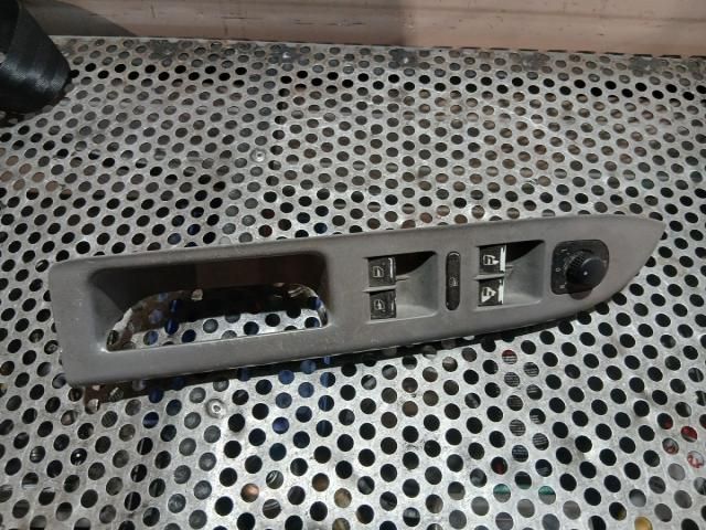 bontott VW GOLF PLUS Ablakemelő Kapcsoló Négyes / Kettes