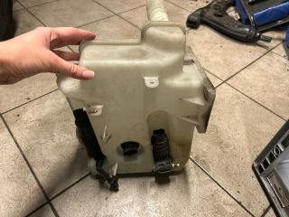 bontott VW GOLF PLUS Ablakmosó Tartály