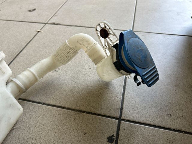 bontott VW GOLF PLUS Ablakmosó Tartály