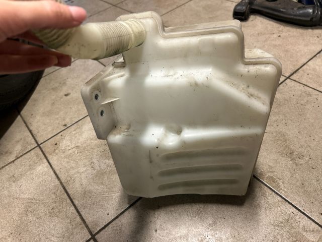 bontott VW GOLF PLUS Ablakmosó Tartály