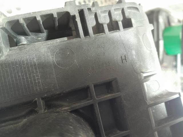 bontott VW GOLF PLUS Akkumulátor Tartó