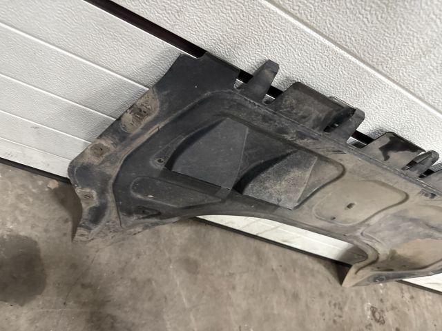 bontott VW GOLF PLUS Alsó Motorburkolat