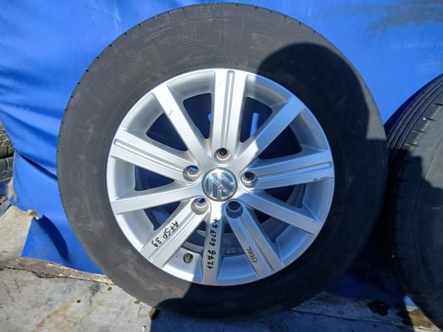 bontott VW GOLF PLUS Alufelni Szett Gumival