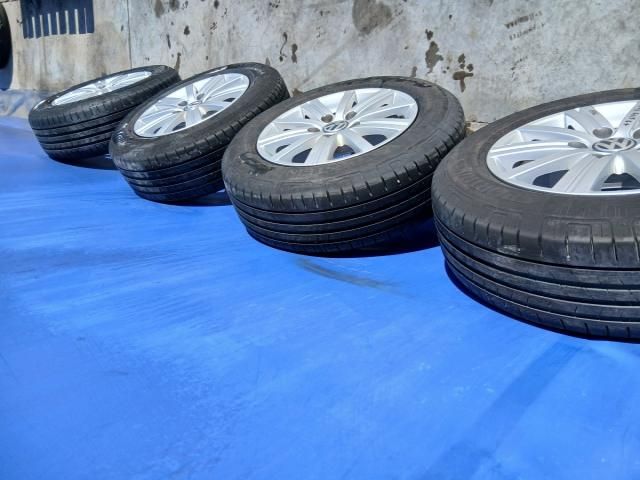 bontott VW GOLF PLUS Alufelni Szett Gumival