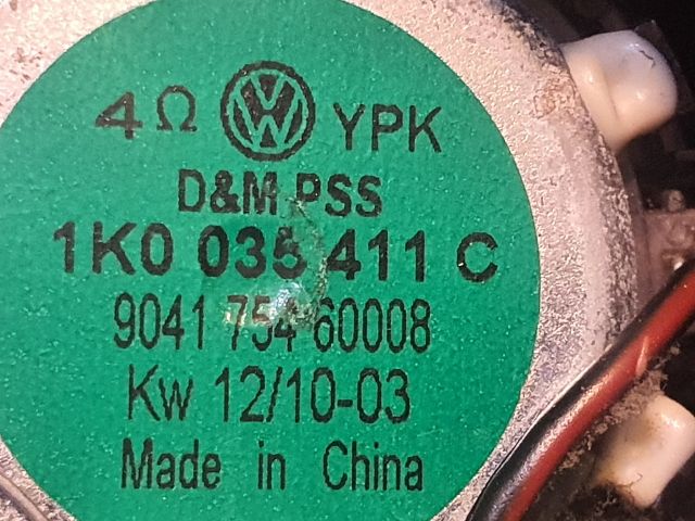 bontott VW GOLF PLUS Bal A Oszlop Hangszóró Burkolat