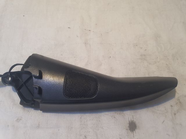 bontott VW GOLF PLUS Bal A Oszlop Hangszóró Burkolat