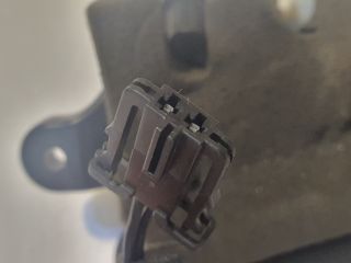 bontott VW GOLF PLUS Bal A Oszlop Hangszóró Burkolat