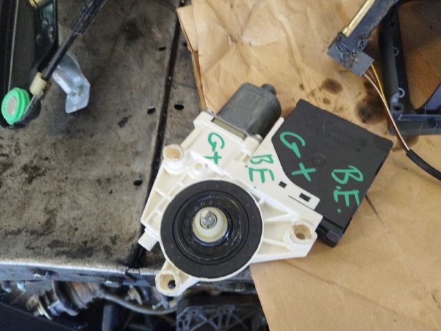 bontott VW GOLF PLUS Bal első Ablakemelő Motor