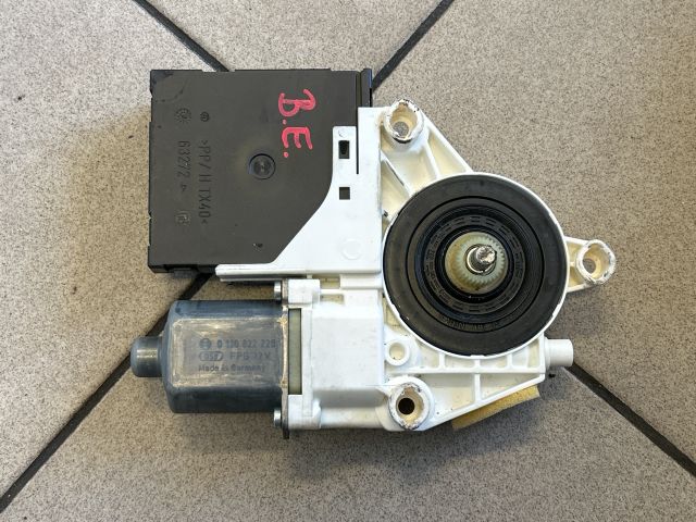 bontott VW GOLF PLUS Bal első Ablakemelő Motor