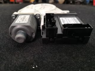 bontott VW GOLF PLUS Bal első Ablakemelő Motor