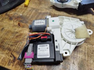 bontott VW GOLF PLUS Bal első Ablakemelő Motor