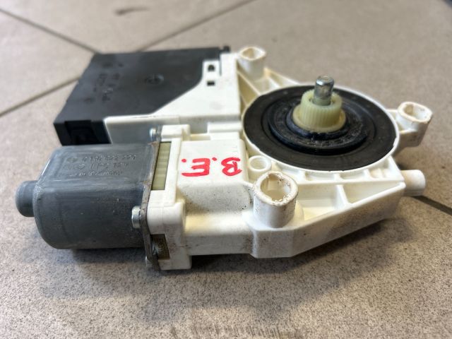 bontott VW GOLF PLUS Bal első Ablakemelő Motor