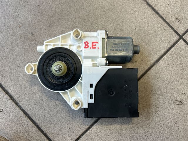 bontott VW GOLF PLUS Bal első Ablakemelő Motor