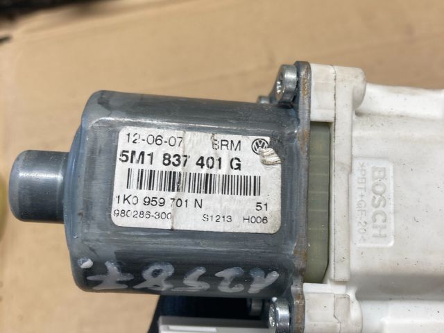 bontott VW GOLF PLUS Bal első Ablakemelő Motor