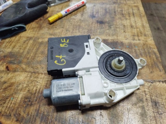 bontott VW GOLF PLUS Bal első Ablakemelő Motor