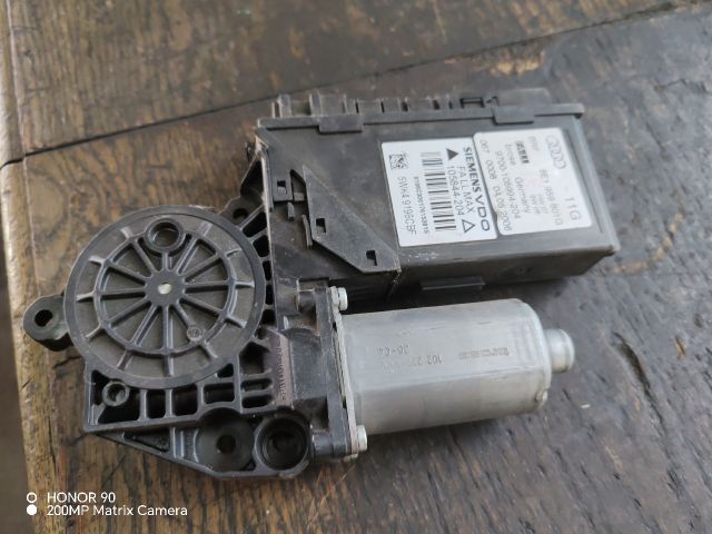 bontott VW GOLF PLUS Bal első Ablakemelő Motor