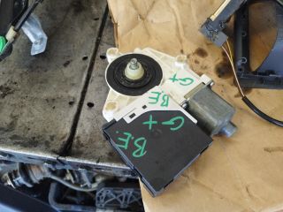 bontott VW GOLF PLUS Bal első Ablakemelő Motor