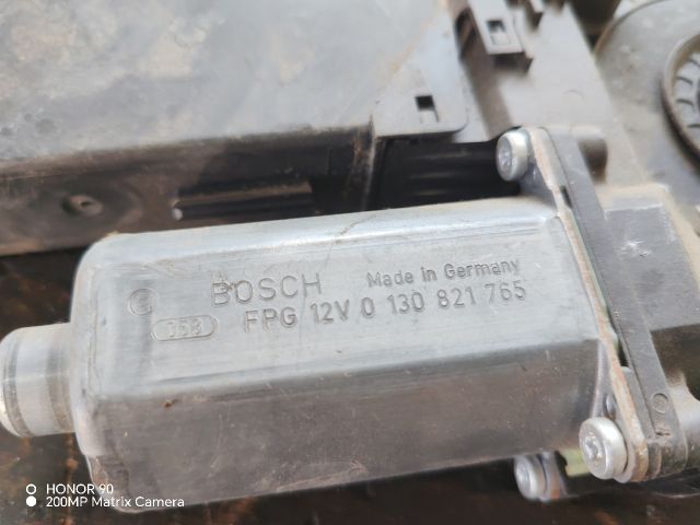 bontott VW GOLF PLUS Bal első Ablakemelő Motor