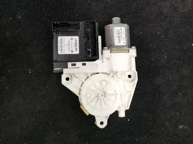 bontott VW GOLF PLUS Bal első Ablakemelő Motor