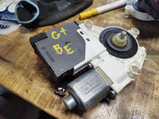 bontott VW GOLF PLUS Bal első Ablakemelő Motor