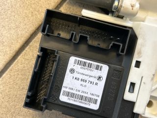 bontott VW GOLF PLUS Bal első Ablakemelő Motor